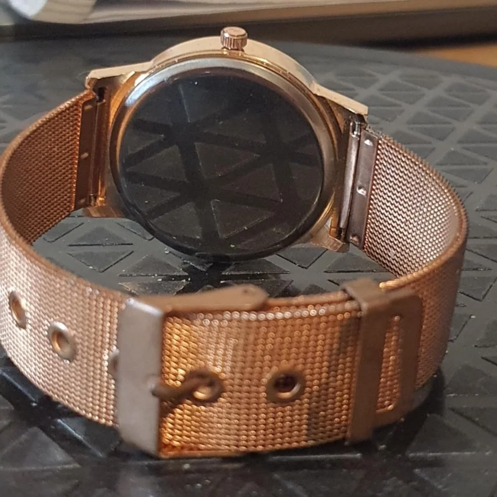 🦋10/$20🦋 Geneva Goldtone Stainless Steel Mesh Women's Watch